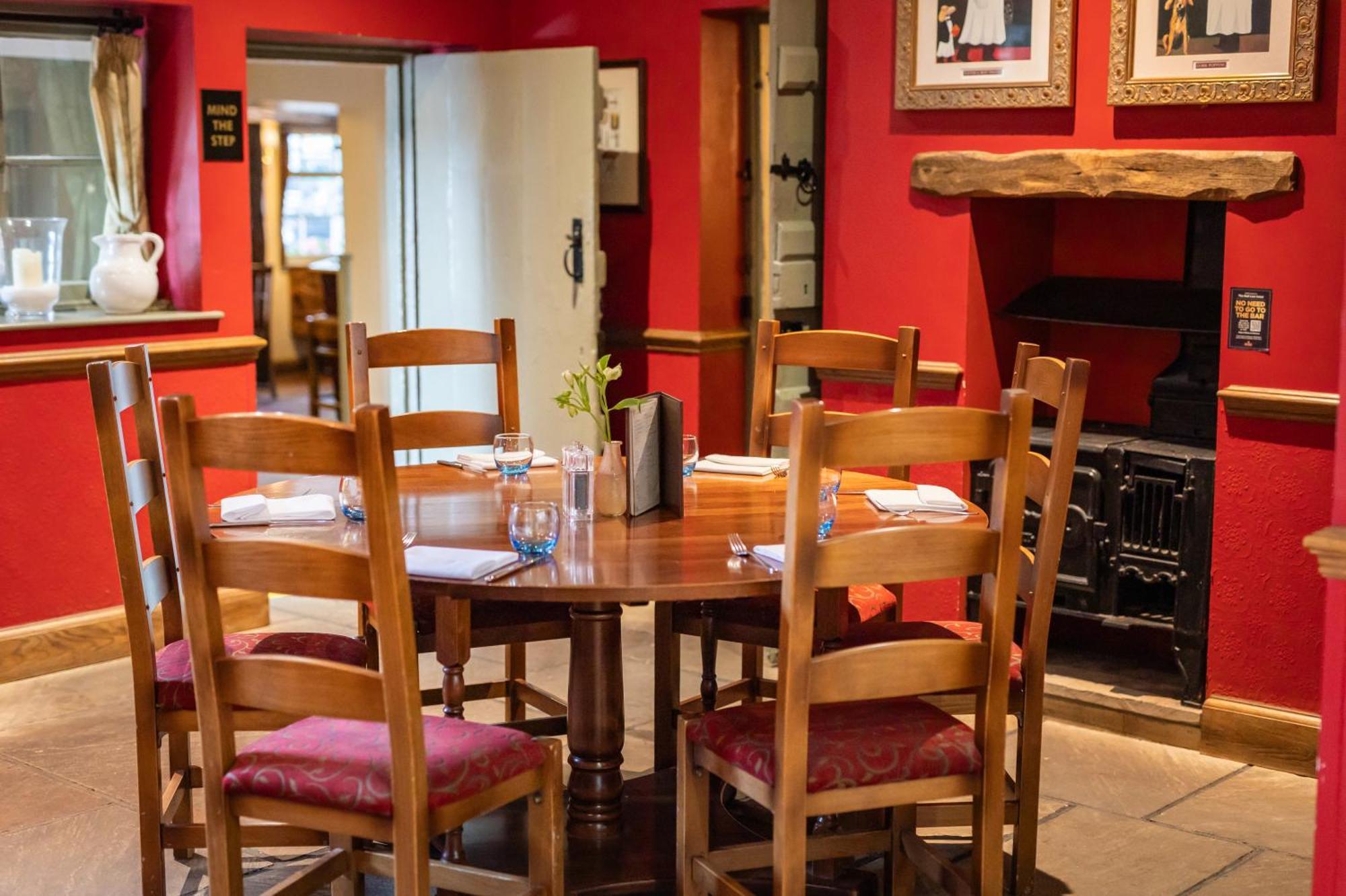 The Red Lion Hotel Hillingdon Eksteriør billede