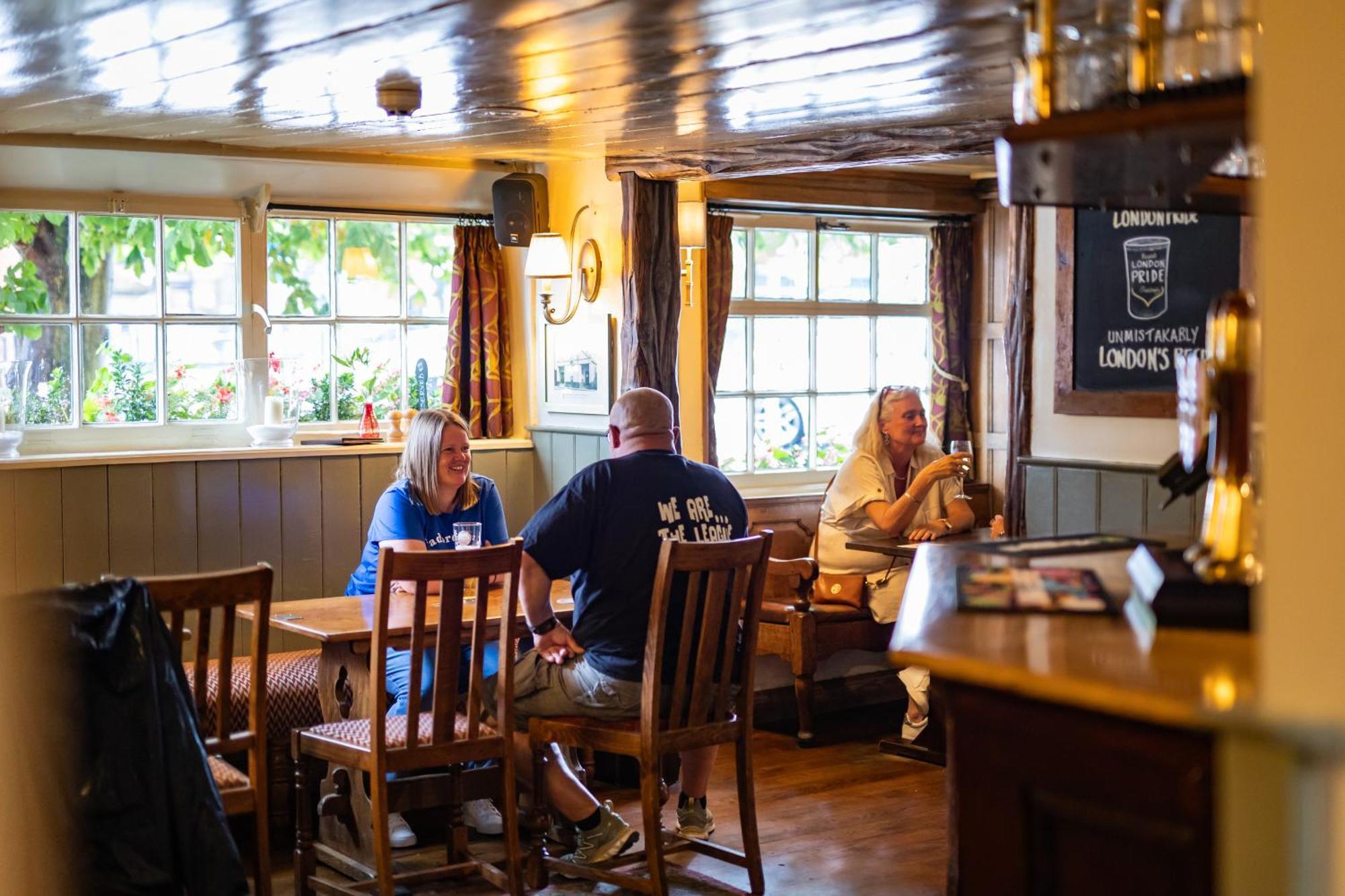 The Red Lion Hotel Hillingdon Eksteriør billede