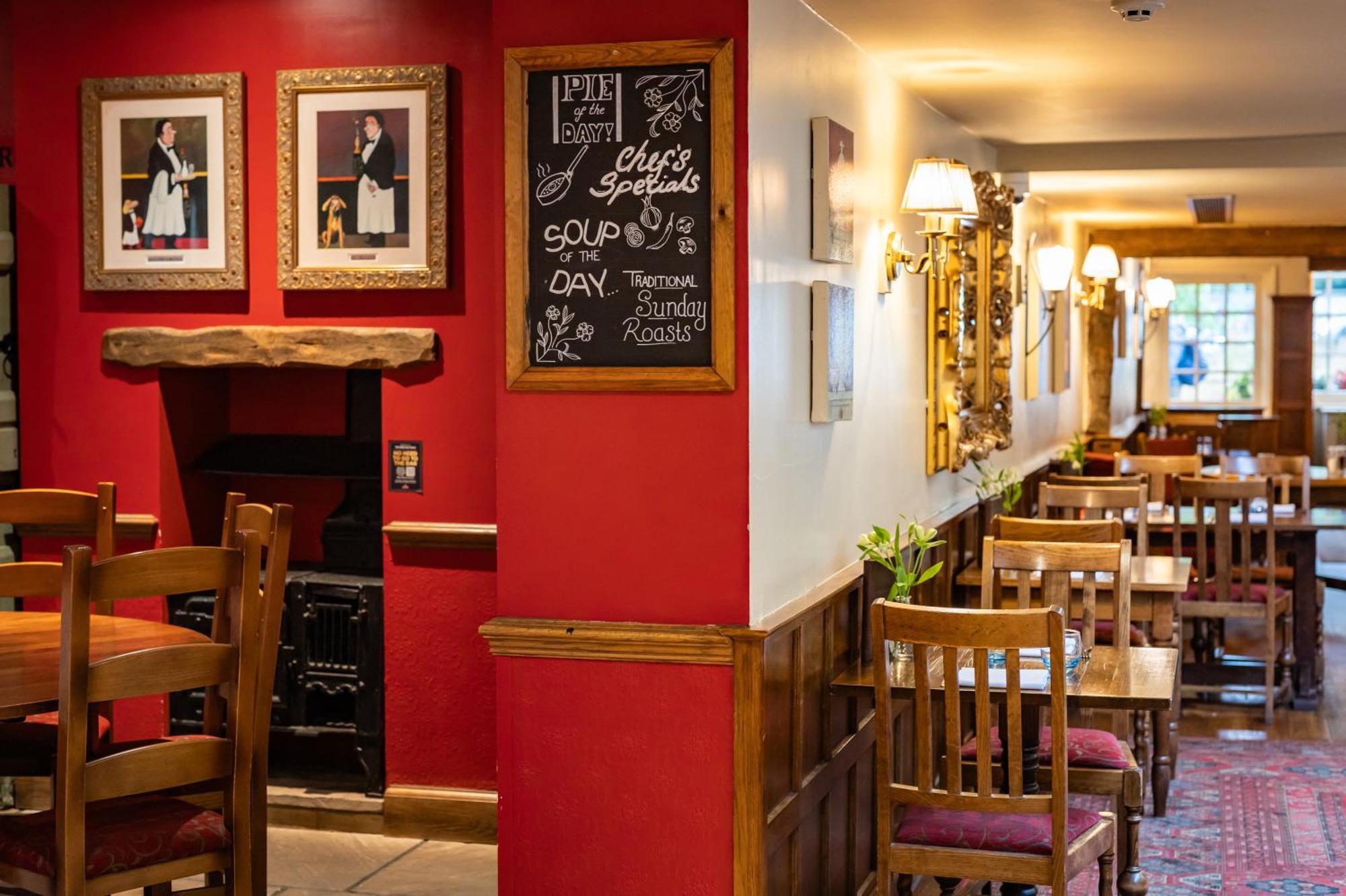 The Red Lion Hotel Hillingdon Eksteriør billede