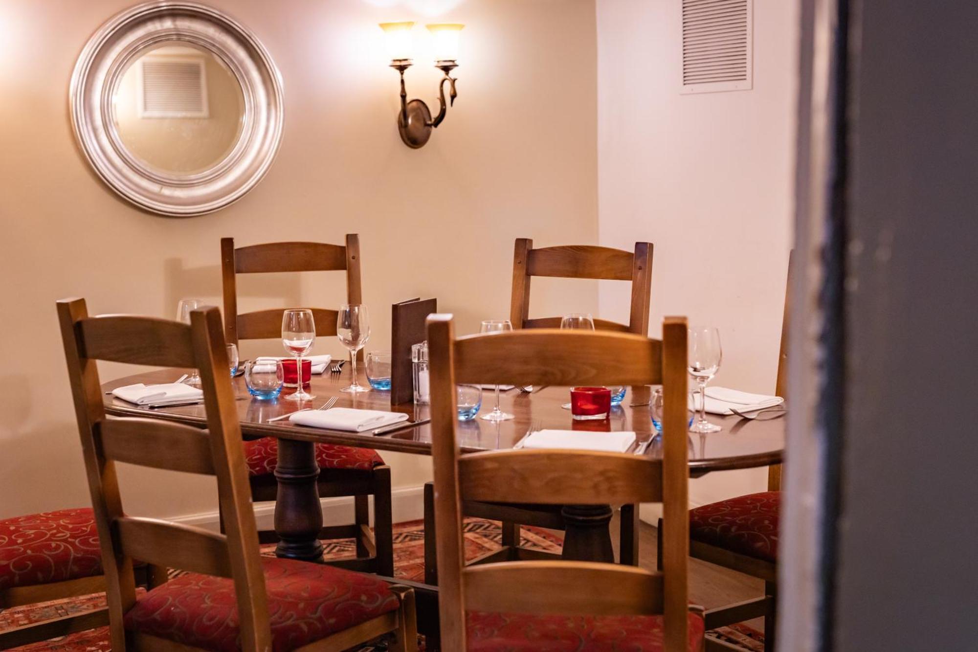 The Red Lion Hotel Hillingdon Eksteriør billede