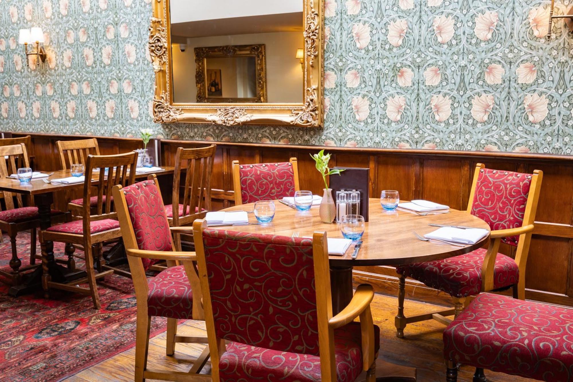 The Red Lion Hotel Hillingdon Eksteriør billede