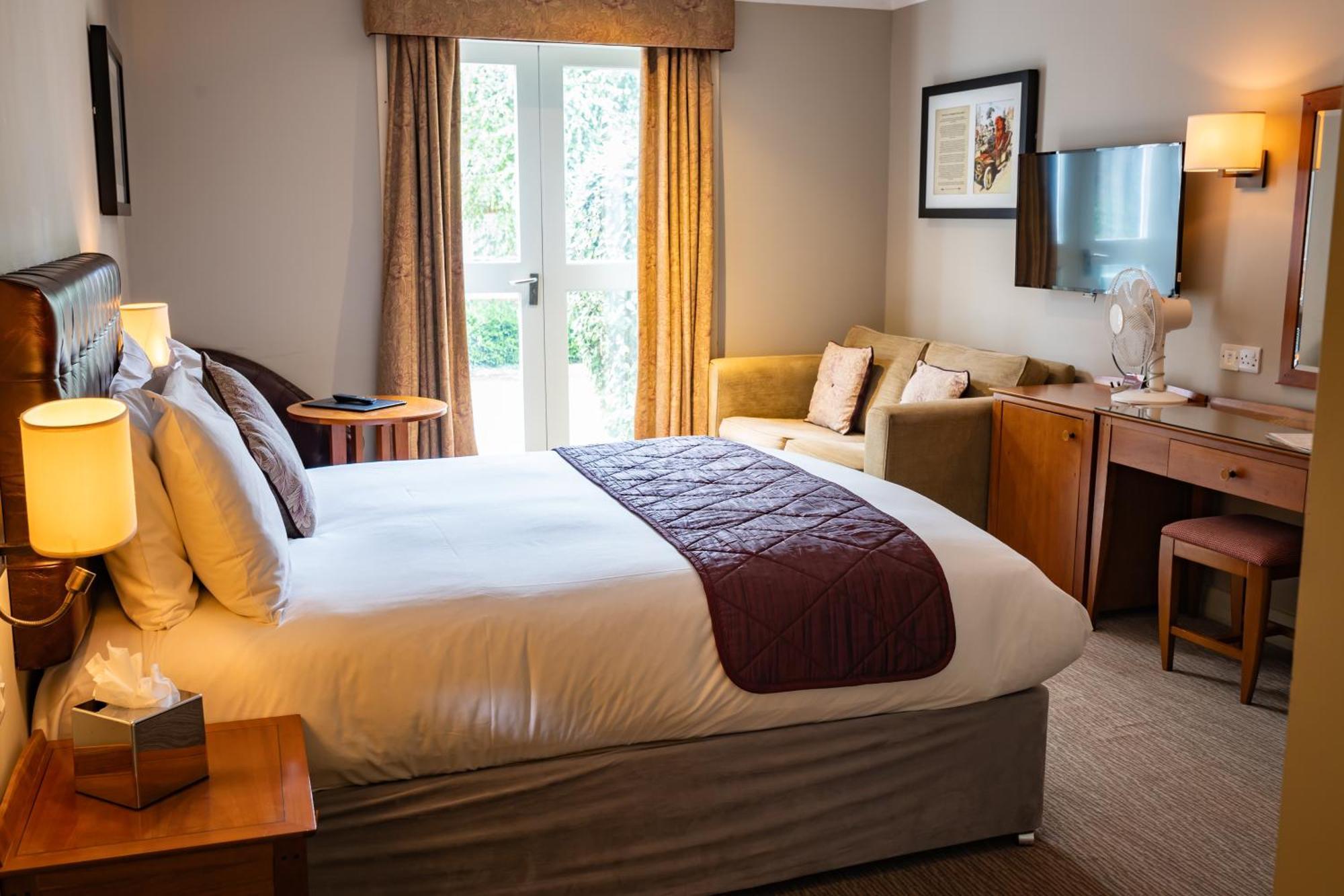 The Red Lion Hotel Hillingdon Eksteriør billede