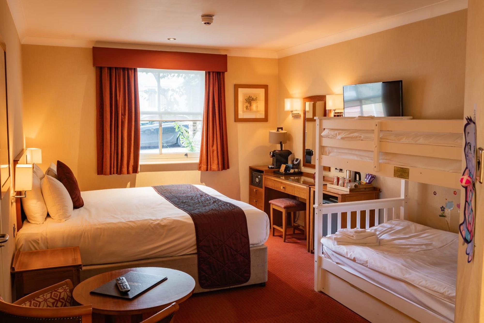 The Red Lion Hotel Hillingdon Eksteriør billede